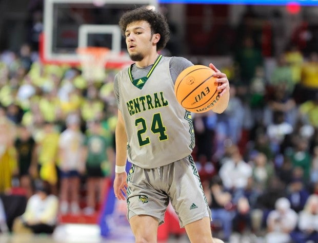 Under-the-radar senior guard Carson Daniel averaged 10.2 points, 6.7 assists, 4.3 rebounds and 3.6 steals per contest to help the Vikings go undefeated last season. (Photo: Charles Mardre)