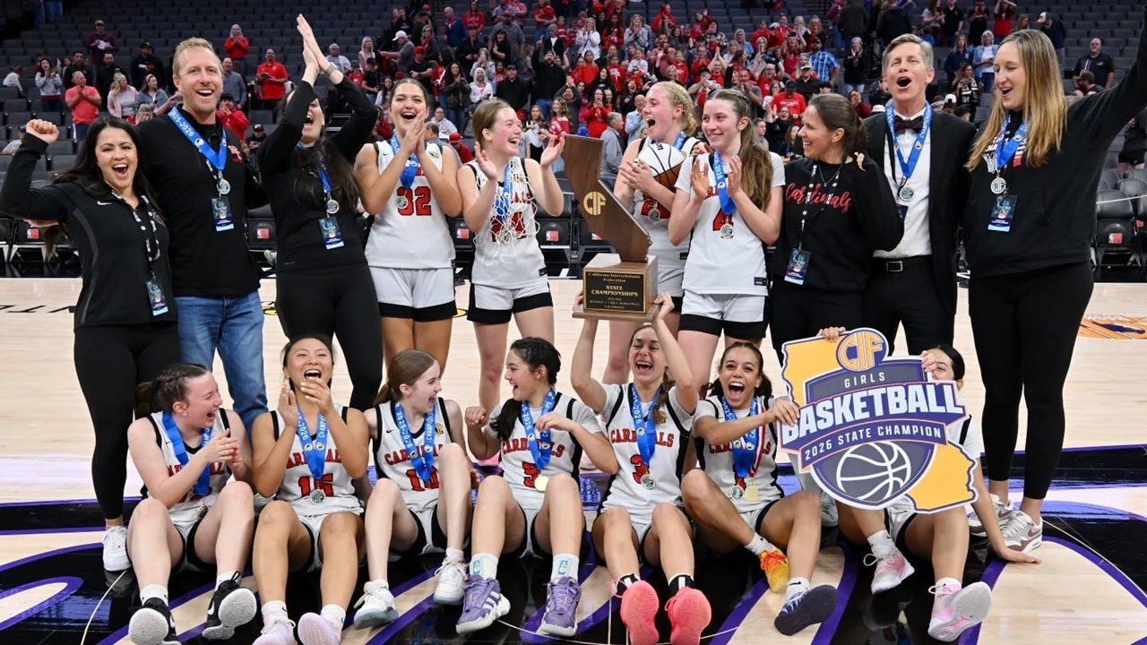 The Woodland Christian Cardinals celebrate on center court of Golden 1 Center after winning back-to-back CIF state titles. (PHOTO: David Steutel)