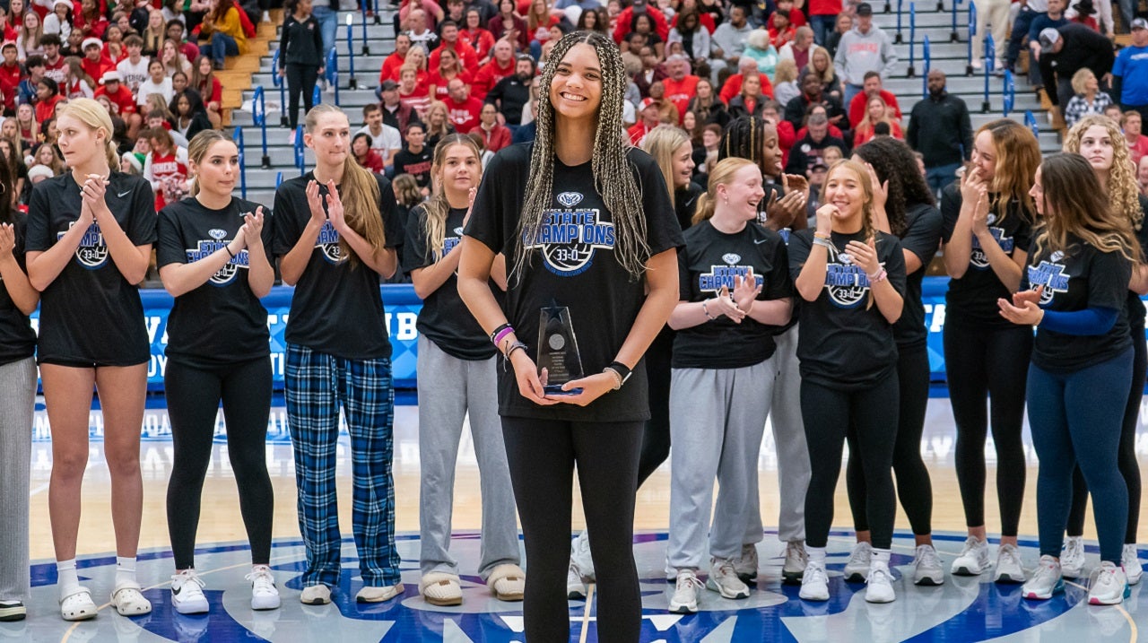 High school volleyball: Lauren Harden honored as MaxPreps National Player of the Year at ceremony