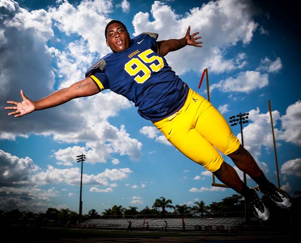 Defensive lineman Anthony Moten