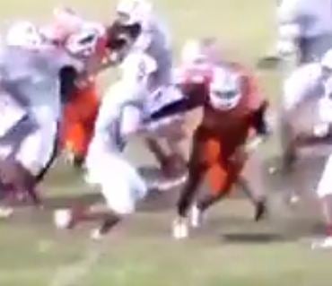 Video: Linebacker Willie Smith takes handoff from opposing quarterback for a touchdown