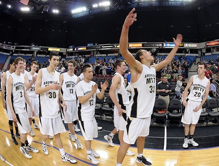 Aaron Gordon and his Mitty teammates following a surprising 21-point championship victory.