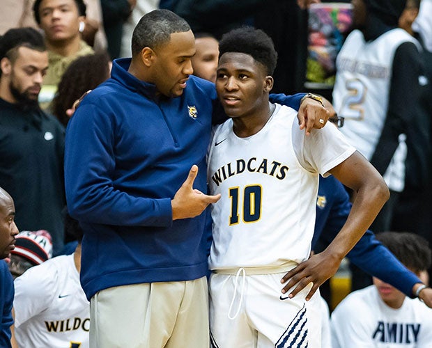 Head coach Larry Thompson