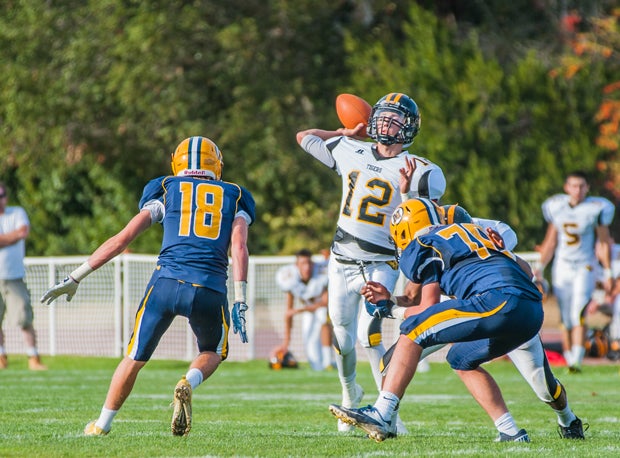 Anthony Gordon threw for more than 300 yards and two touchdowns to lead Terra Nova to a 29-15 win at Sacred Heart Prep on Friday in Atherton.