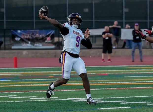 Archbishop Riordan quarterback Michael Mitchell has helped the Crusaders to a No. 3 rank in the NorCal Top 20 rankings. (PHOTO: Ernie Abrea)