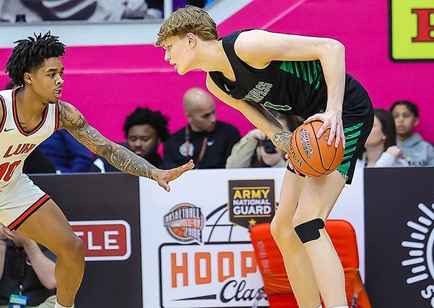 Five-star Class of 2026 prospect Miikka Muurinen returns to lead the Dragons. (PHOTO: Lonnie Webb)