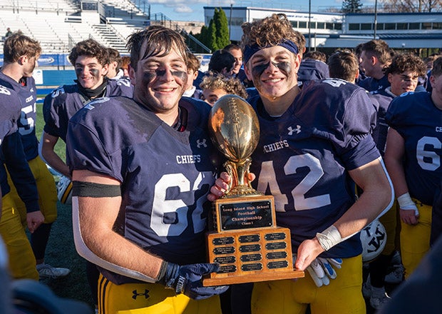 Massapequa capped an unbeaten season in New York by capturing the Long Island Division I title with a 14-12 win over Ward Melville. (PHOTO: Ron Esposito)
