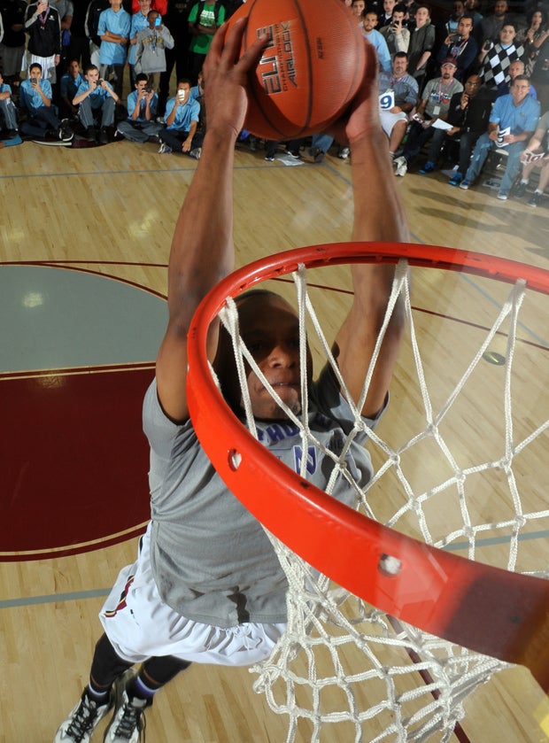 Johnnie Vasser going at it straight on.