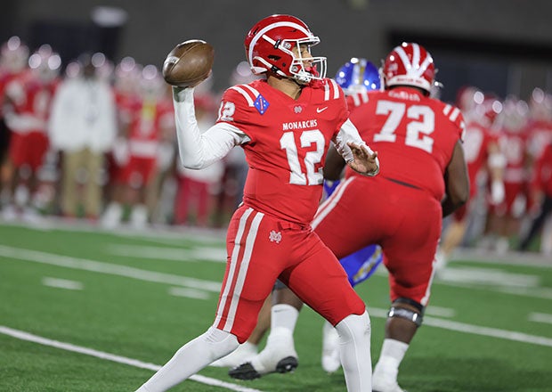 Brown completed 18 of 23 pass attempts for 310 yards and four touchdowns in his final high school game, becoming the first Mater Dei quarterback to win multiple state championships. (Photo: Steven Silva)