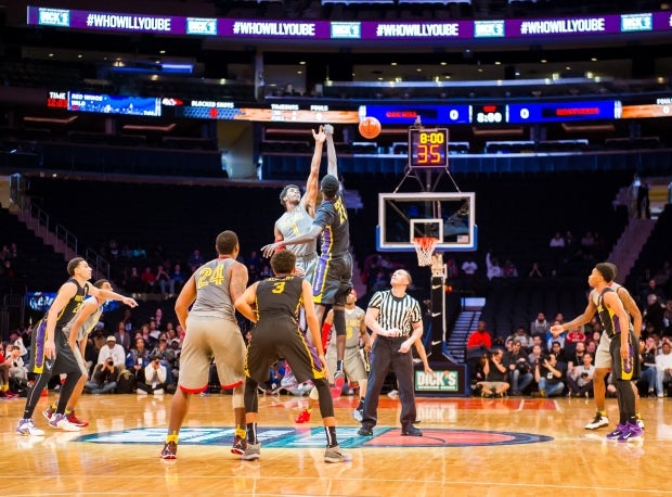 Tip-off for the last meeting between Montverde Academy and Oak Hill Academy, which took place at Madison Square Garden to close out the 2015 season.