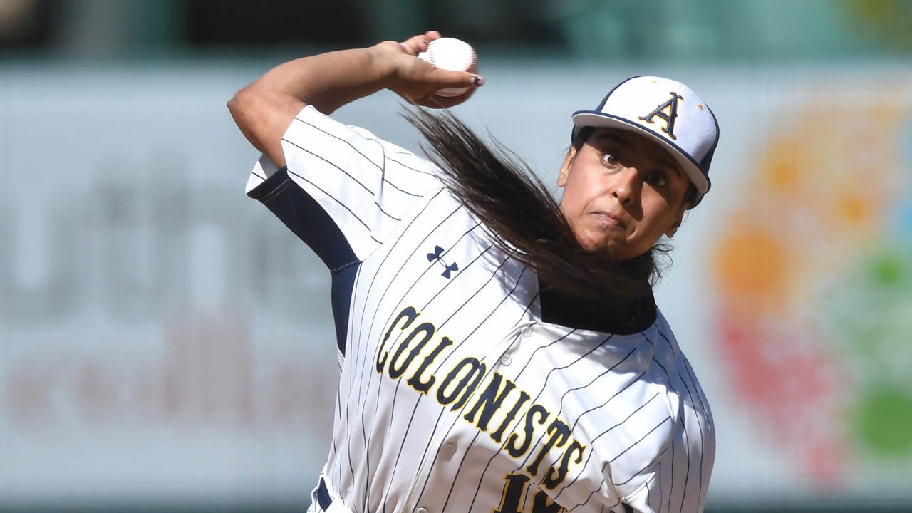 Female high school baseball pitcher Jillian Albayati to take mound in California section title game