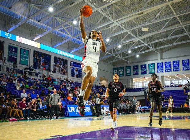 Three-star junior Kayden Mingo led Long Island Lutheran with a team-high 17 points in the victory. (Photo: Eugene Alonzo)