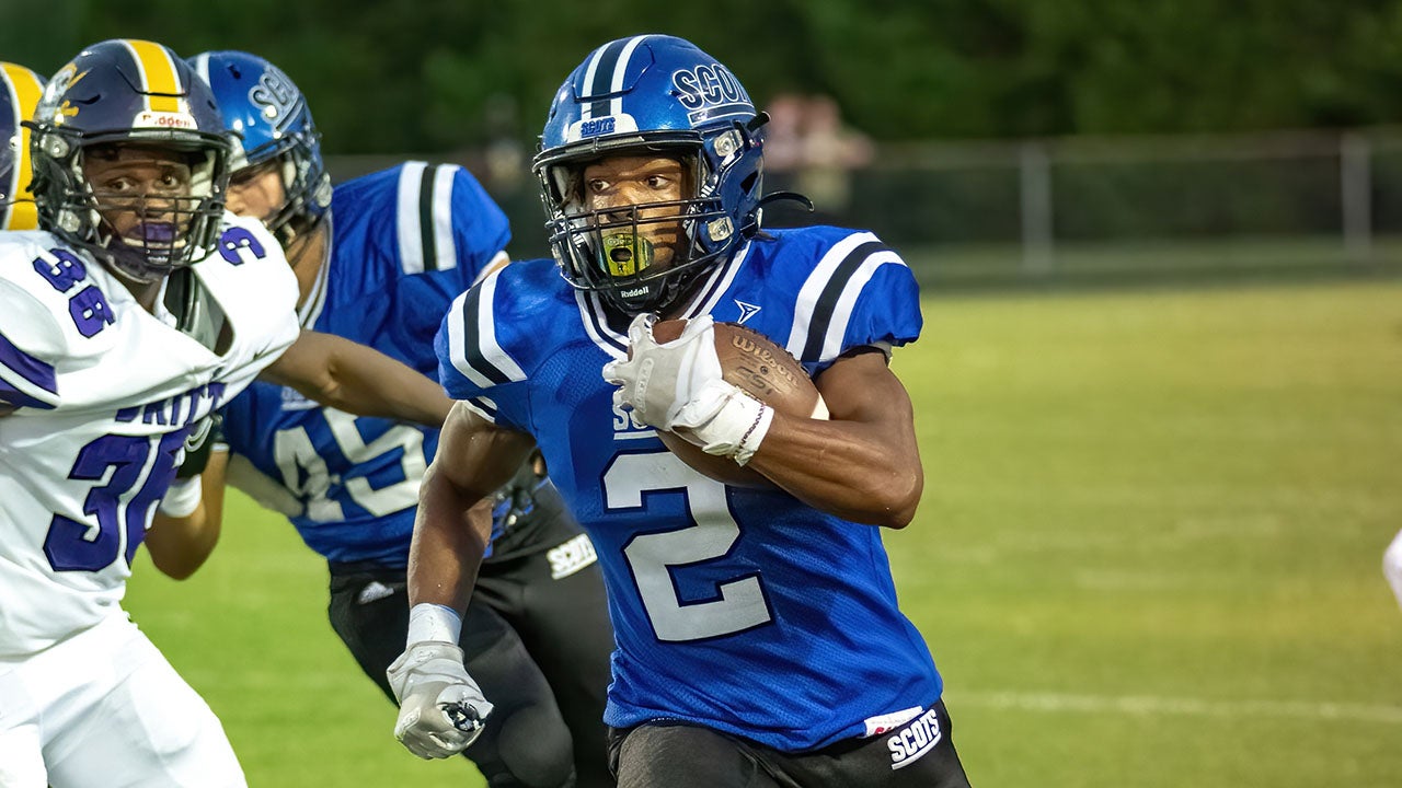 High school football: Calvin Mullins of Tennessee tops national rushing yardage leaderboard