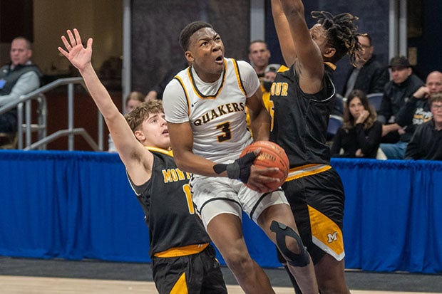 Adou Thiero attacks the basket.