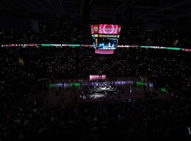 Saturday night's championship game at the Bass Pro Shops Tournament of Champions drew 10,689 fans to JQH Arena in Springfield, Mo.