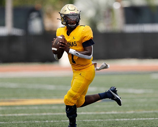 Aquinas quarterback Zion Turner