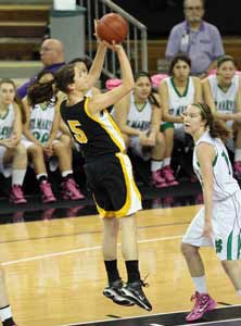 Del Oro's Madeline Campbell
was superb in defeat with
game-high 18 points. 