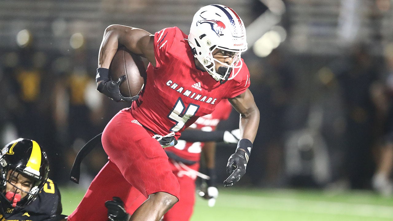 High school football: No. 6 Chaminade-Madonna jumps on No. 15 American Heritage early in 28-16 win