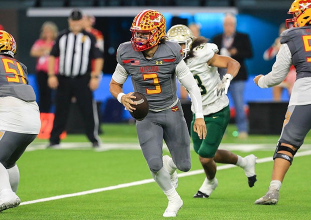Over the past two seasons, Luke Fahey has thrown and run for over 4,500 yards and 48 touchdowns. (PHOTO: Rene Morales)
