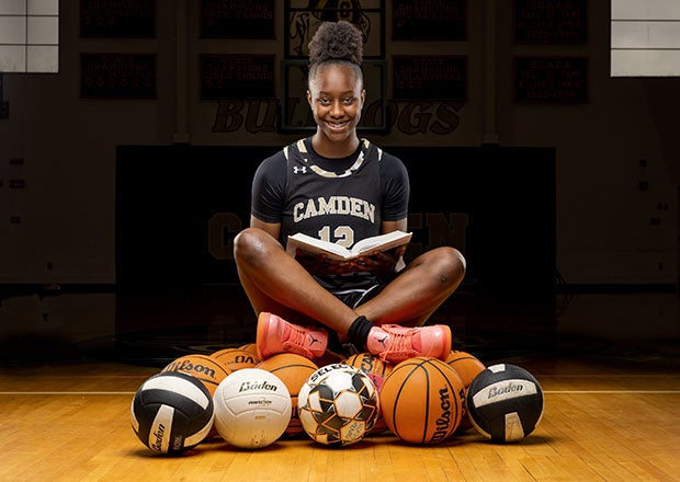 MaxPreps Female National Athlete of the Year Joyce Edwards put up 41 points, 16 rebounds and seven assists in a February win over Marlboro County. (Photo: Becca Rouse)