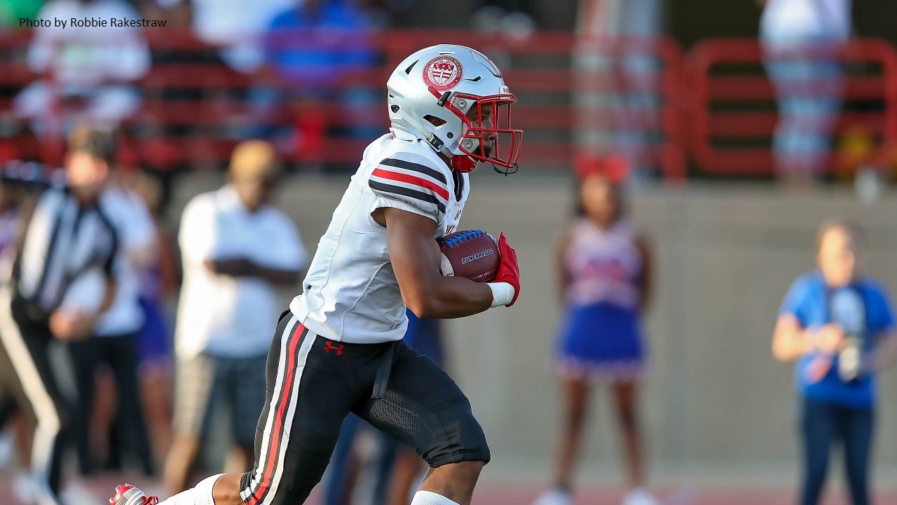 Jamar Curtis named 2021 MaxPreps Washington D.C. High School Football Player of the Year
