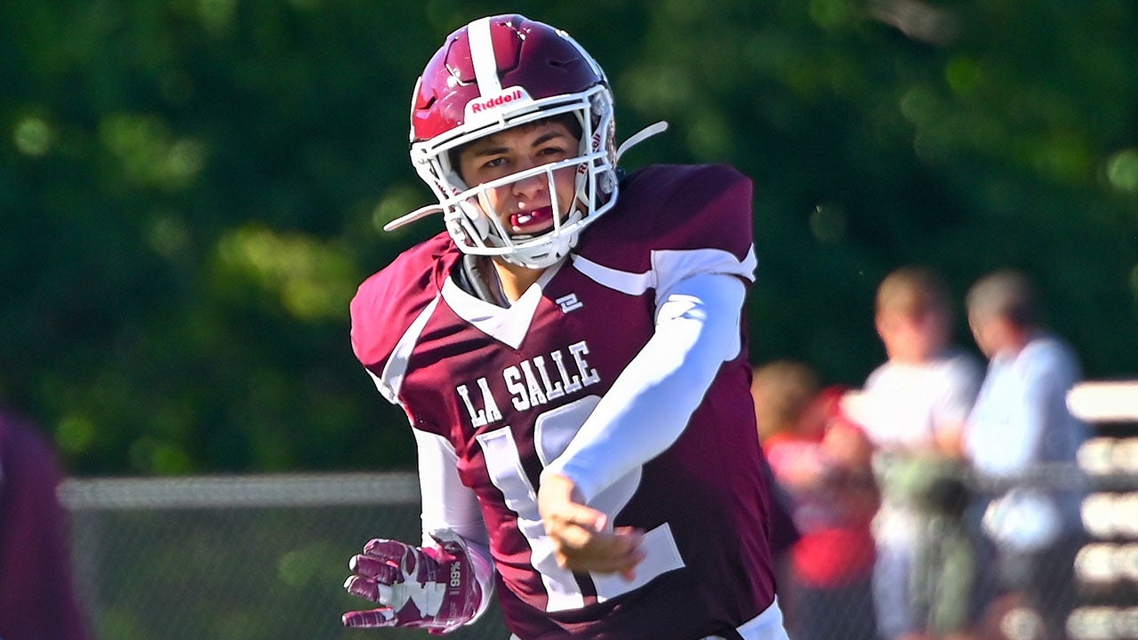 Dean Varrecchione named 2022 MaxPreps Rhode Island High School Football Player of the Year