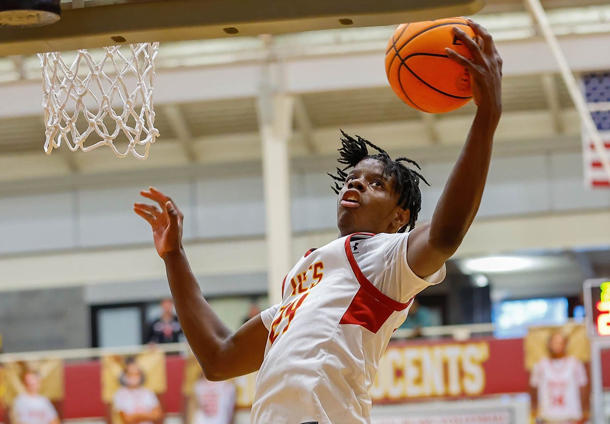 Five-star Class of 2025 prospect Caleb Wilson averaged 17.3 points, 7.1 rebounds and 2.8 blocks per contest to help Nightrydas Elite capture Nike EYBL Peach Jam title. (Photo: Ben Ennis)