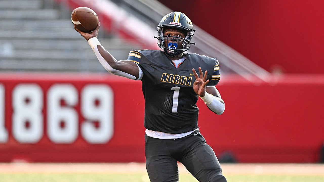 Micah Ford named 2022 MaxPreps New Jersey High School Football Player