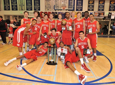 Mater Dei beat No. 20 Lincoln (Brooklyn) for the trophy at the MaxPreps Holiday Classic.