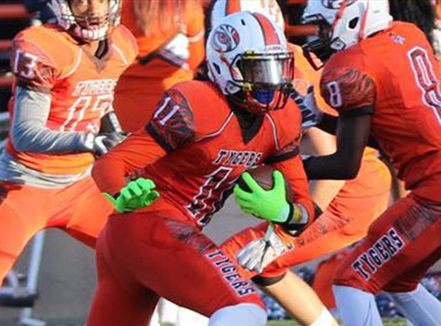 Mansfield Senior's Jornell Manns has committed to Minnesota.