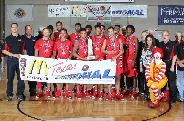 With a 13-0 record that includes a pair of tournament victories, Houston-area powerhouse Atascocita isn't clowning around in the early going this season – despite photographic evidence to the contrary.
