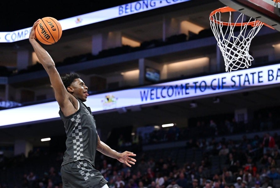 Sierra Canyon senior Brandon McCoy scored 20 points and blocked four shots in the Trailblazers 78-70 win over Salesian. (PHOTO: David Steutel)