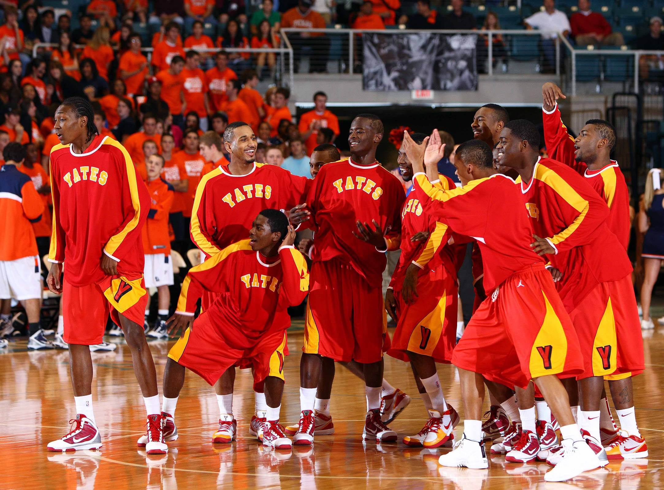 The 2009-10 team averaged 116.2 points on the season with 26 games eclipsing the century mark.