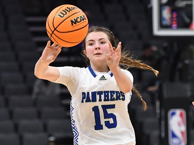 Summer Jenkins led San Domenico with 15 points in a 50-46 loss to Shalhevet in the CIF girls Division IV finals. (Photo: David Steutel)
