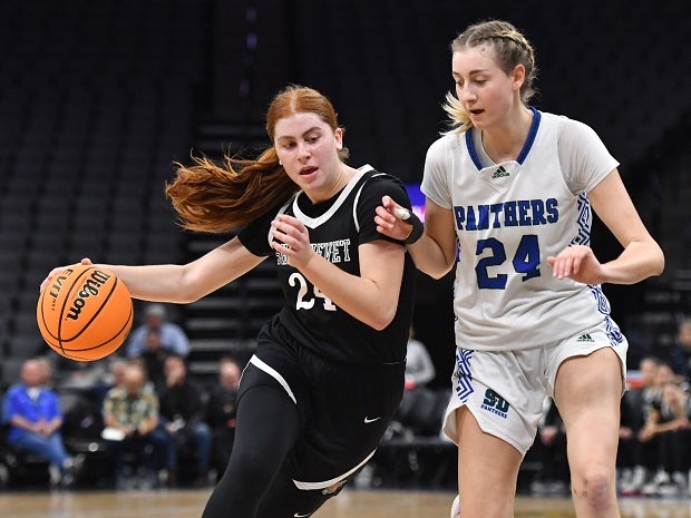 Shalhevet's Yalee Schwartz drives to the basket for two of her game-high 21 in the Firehawks' 50-46 win over San Domenico in the CIF girls Division IV finals in Sacramento on Friday. (Photo: David Steutel)