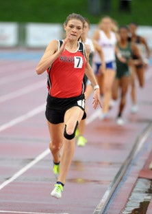 Amy Weissenbach en route to her
record-breaking performance.