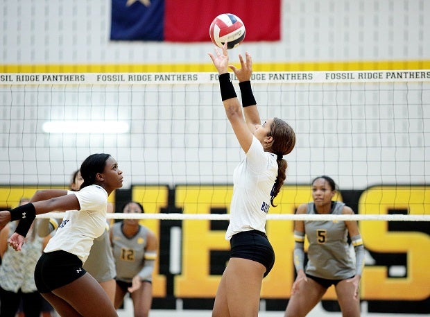 Sophee Peterson and Rayvyn Thomas have helped Byron Nelson to a 20-1 mark and No. 2 spot in the MaxPreps Top 25 volleyball rankings. (Photo: Gregory LaGrange)