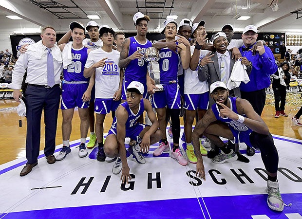 IMG Academy celebrates winning the boys GEICO Nationals championship game on Saturday in New York City.