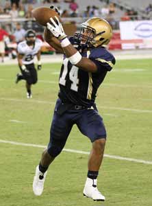 Desert Vista receiver Kaleb Germinaro
makes a catch.