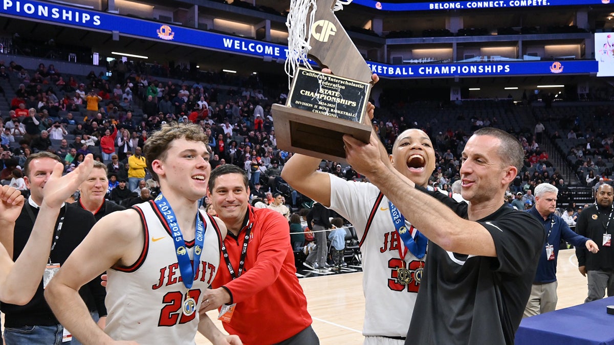 Jesuit takes down Alijah Arenas and Chatsworth 66-53 in the California Division II championship
