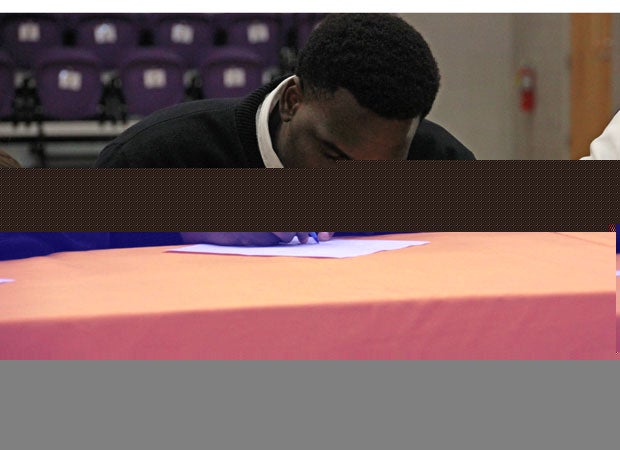 Abdul Bello of Montverde Academy (FL) signed with Florida State.