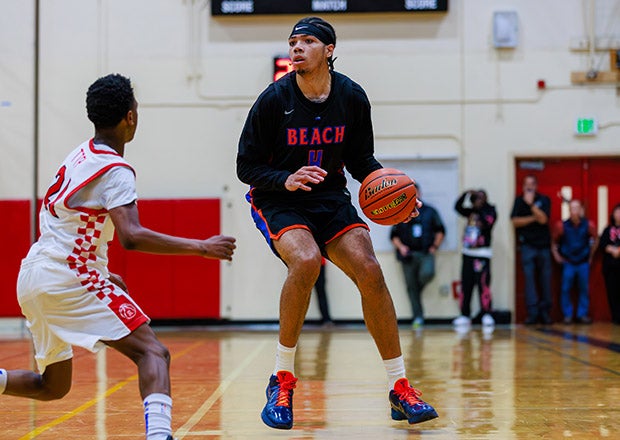 Tyran Stokes in action during his Rainier Beach debut earlier this month. (FILE PHOTO: Jason Wang)