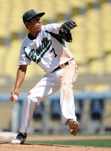 Justin Garza, Bonita