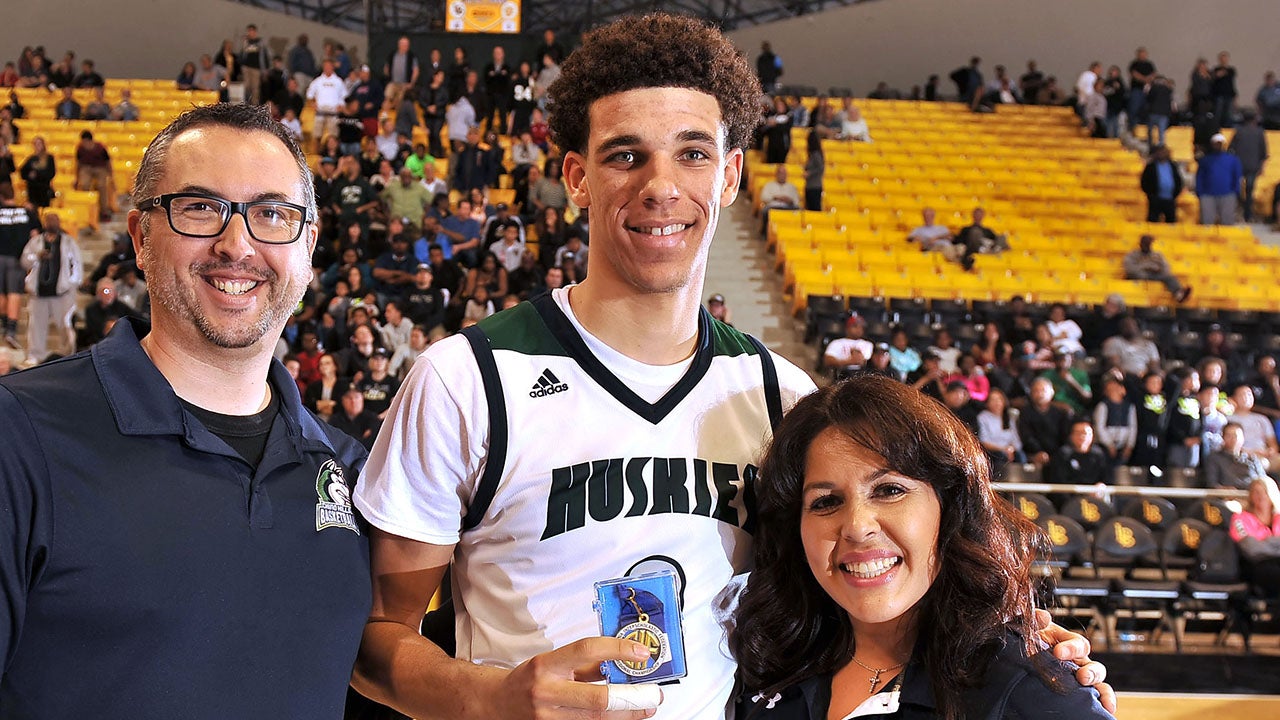 Top 10: Career, season, game hoops records