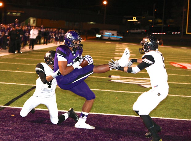 Bentonville and Fayetteville, shown here doing battle in 2013, are two of the top three most dominant Arkansas teams during the MaxPreps era.