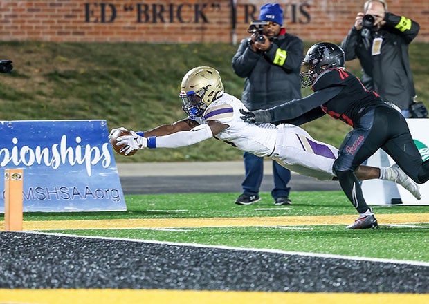 MaxPreps Missouri POY Jeremiyah Love dives for the goal line during Christian Brother's win in the Class 6 state championship game. (Photo: David Smith)