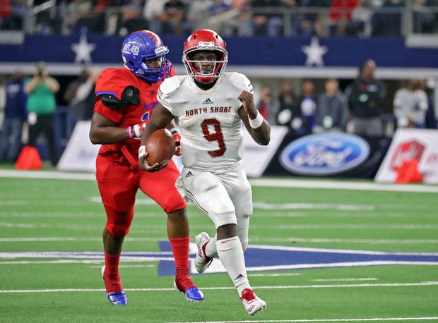 North Shore quarterback Dematrius Davis (9) was involved in the final play of the game to decide the Texas 6A-1 state championship. 