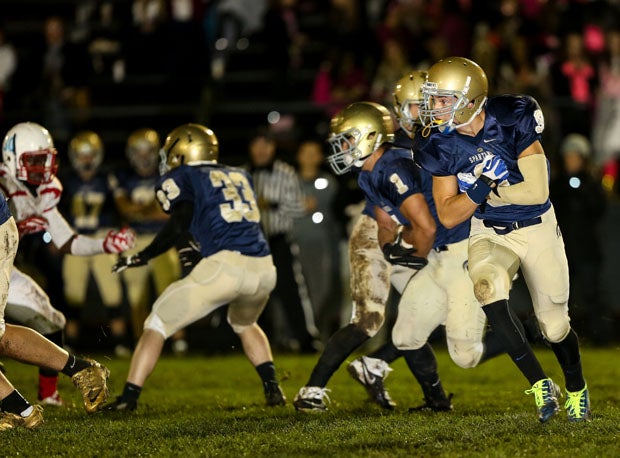 With a few fakes and misdirection, Marist is just one win away from making it to the Oregon State 5A playoff finals. For their 9-3 season and vast improvement, the Spartans have been selected the MaxPreps Oregon Team of the Week, presented by the Oregon National Guard. 