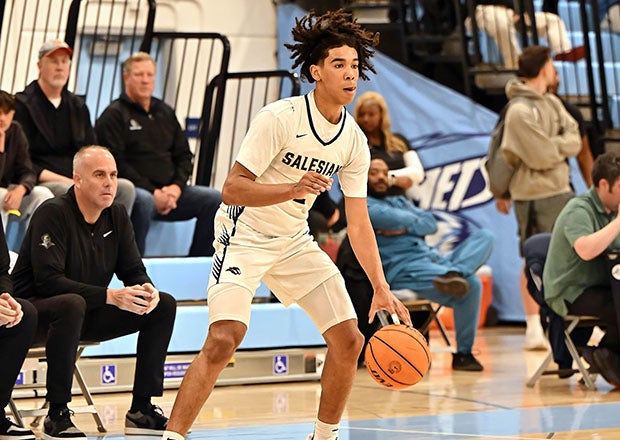 Three-star Stanford pledge Elias Obenyah averaged 13.6 points and 4.6 rebounds per contest last season. (PHOTO: Greg Jungerman)