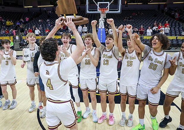 De Smet Jesuit celebrates after beating Jefferson City 75-56 for the Class 5 state championship in Missouri. (Photo: David Smith)